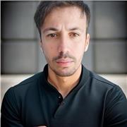 Docente con esperienza e certificazioni in AI e digital marketing, offre lezioni pratiche online per professionisti e studenti.